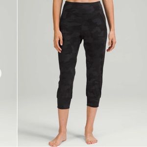 Lululemon - Align Jogger Crops